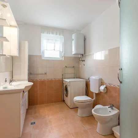Apartman U Tihom Kraju Konukevi 3*