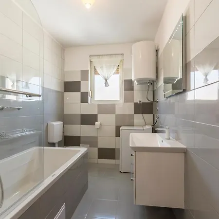 Apartman U Tihom Kraju Konukevi
